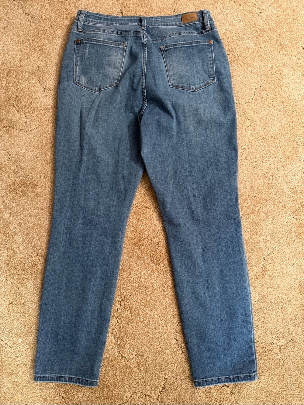 Distressed High-Rise Women's Jeans - Blue - Picture 6 of 6